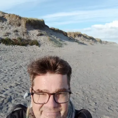 :mastodon: Lars Henriksen ☕